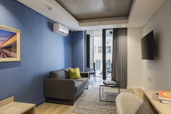 home suite hotels station house