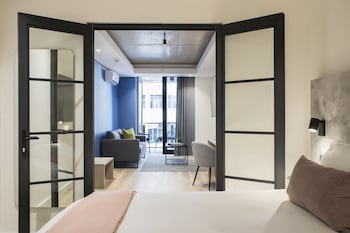 home suite hotels station house