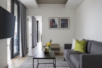 home suite hotels station house