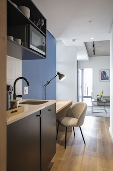 home suite hotels station house