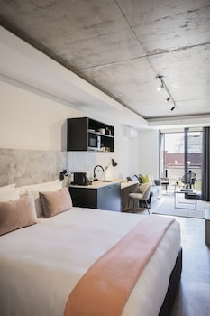 home suite hotels station house