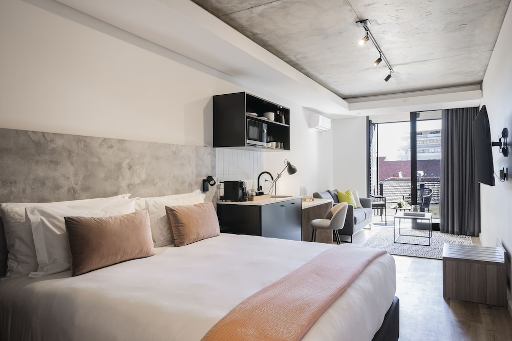 home suite hotels station house