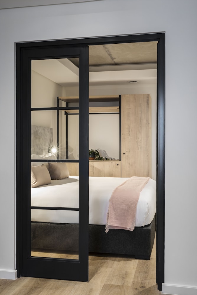 home suite hotels station house