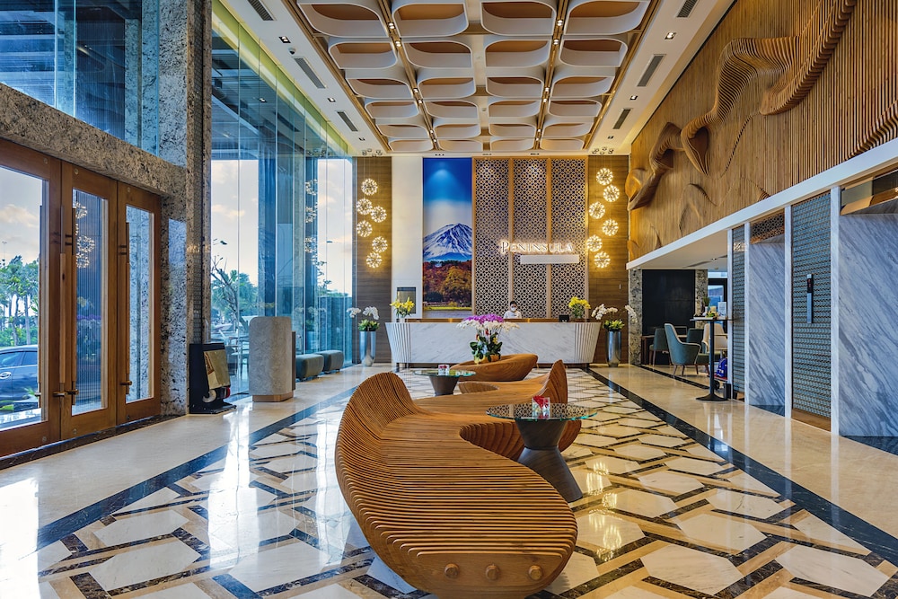 peninsula hotel danang