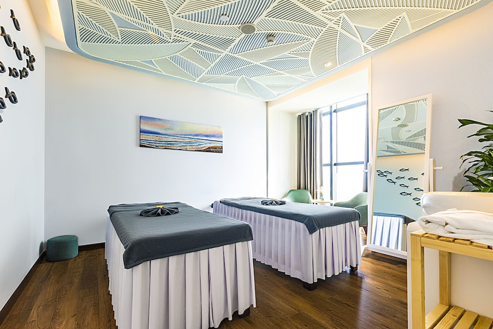 peninsula hotel danang