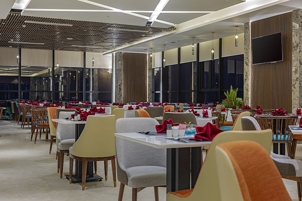 peninsula hotel danang