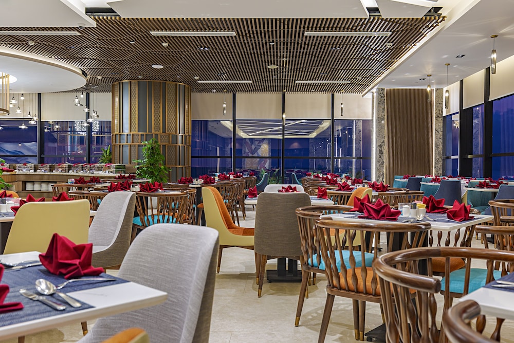 peninsula hotel danang