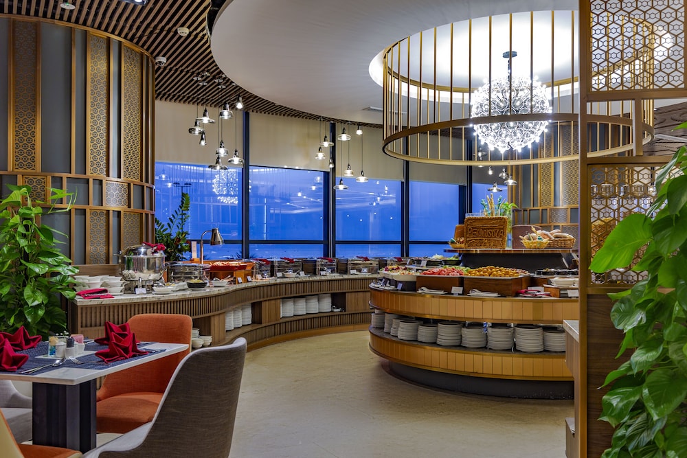 peninsula hotel danang