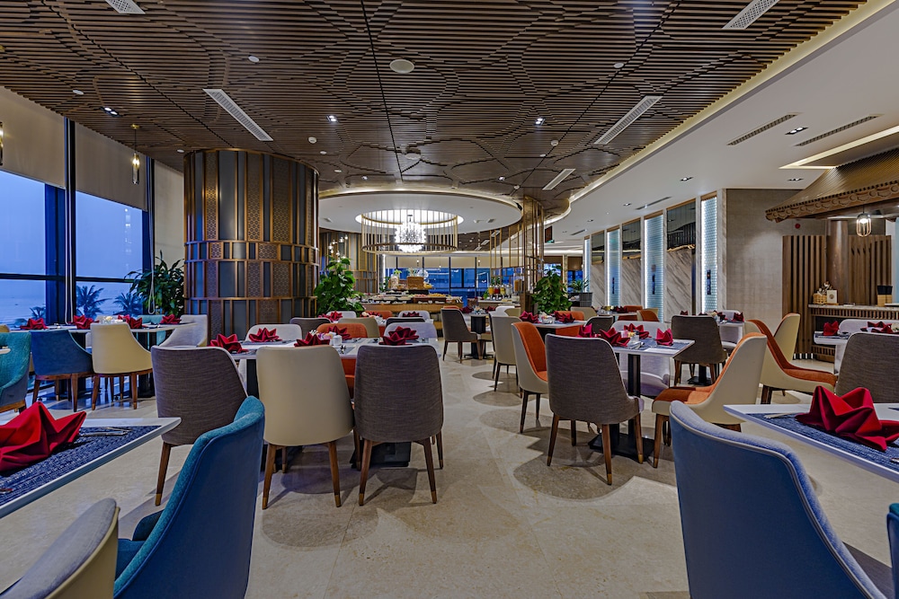 peninsula hotel danang