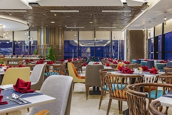 peninsula hotel danang