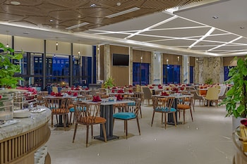 peninsula hotel danang