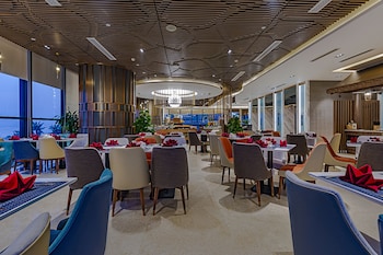 peninsula hotel danang