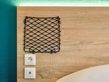 hotelf1 antibes sophia antipolis