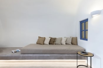 acave santorini suites