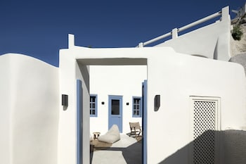 acave santorini suites