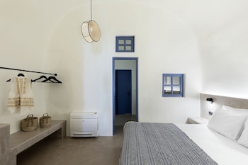 acave santorini suites