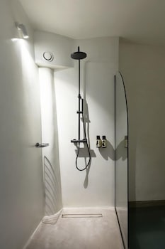 acave santorini suites