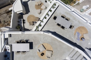 acave santorini suites