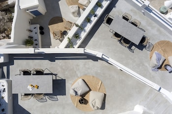 acave santorini suites