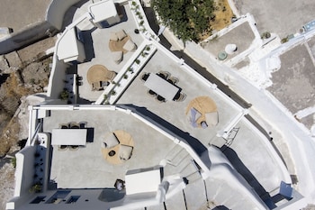 acave santorini suites