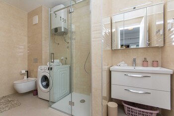 apartment gloria