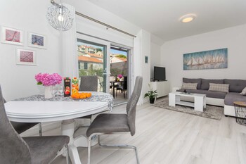 apartment gloria