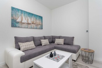 apartment gloria