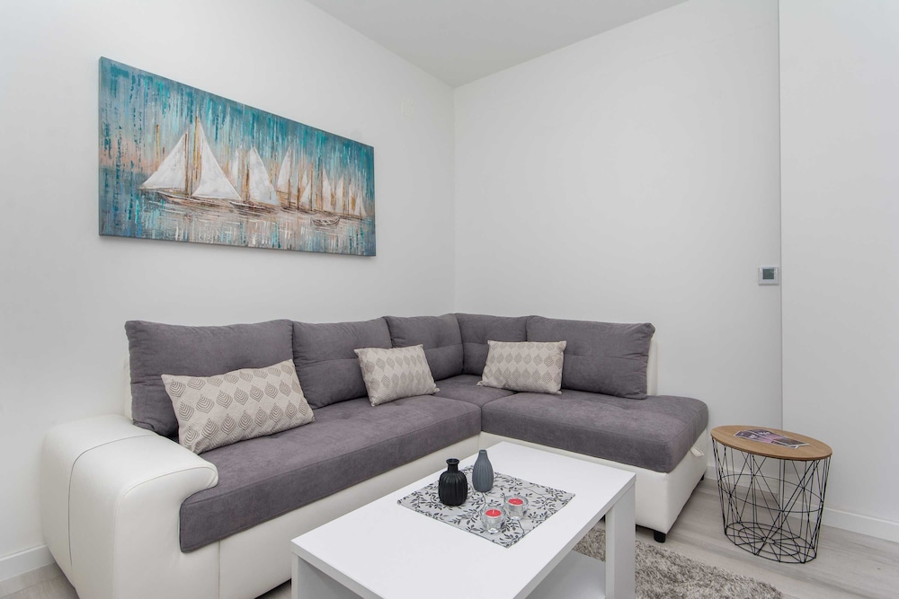 apartment gloria