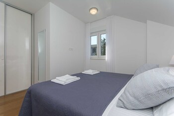 apartment gloria