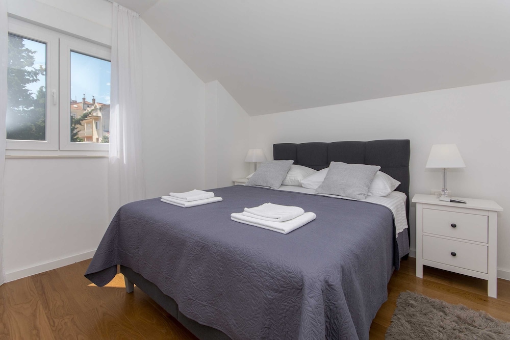 apartment gloria