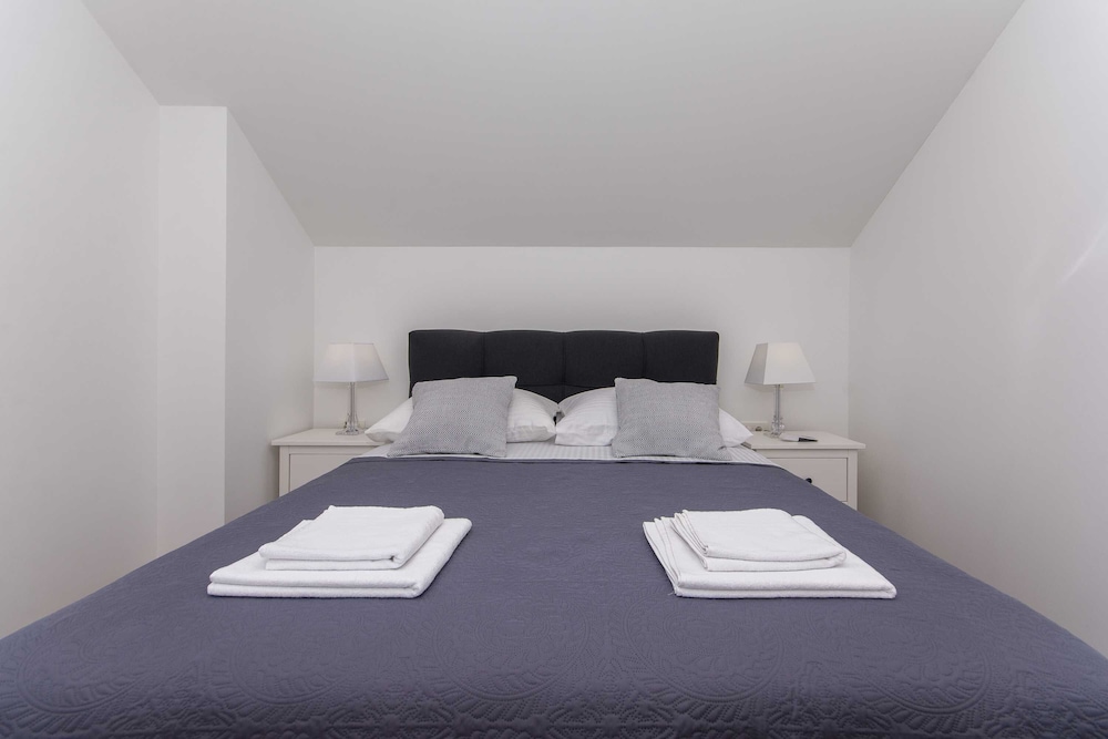 apartment gloria