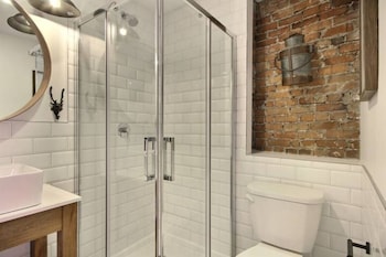 spectacular 3 bdrm old quebec penthouse