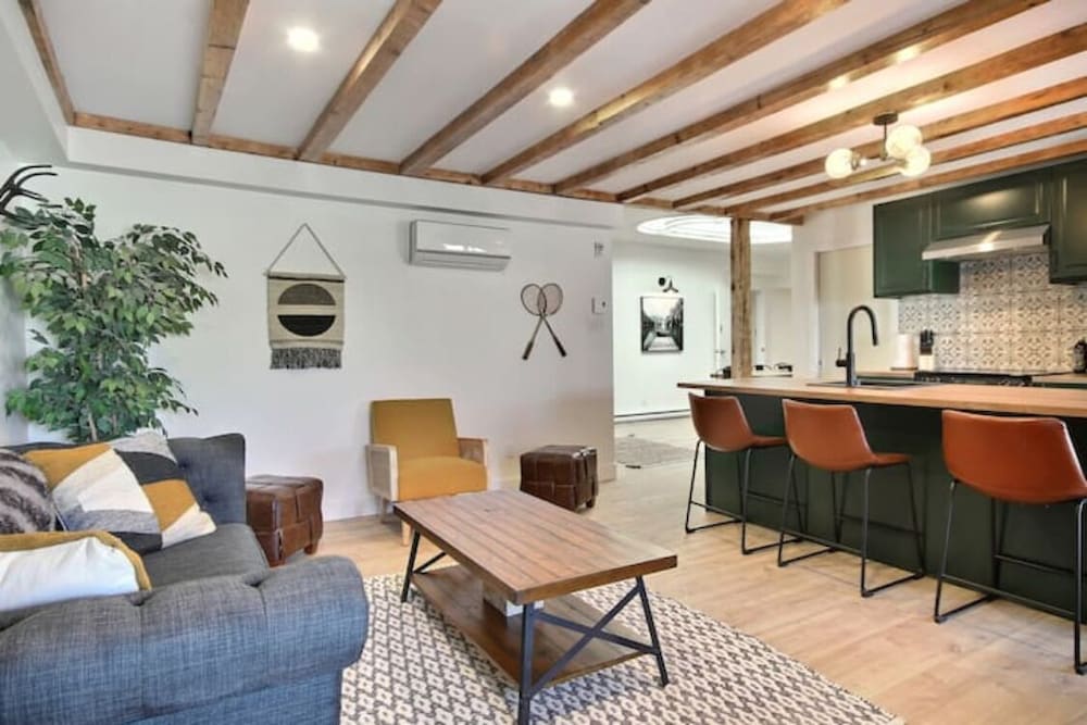 spectacular 3 bdrm old quebec penthouse