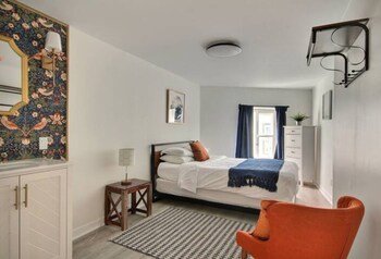 spectacular 3 bdrm old quebec penthouse