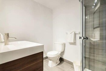 modern meets rustic 2 bdrm old quebec