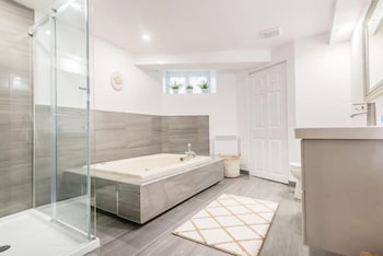 modern meets rustic 2 bdrm old quebec