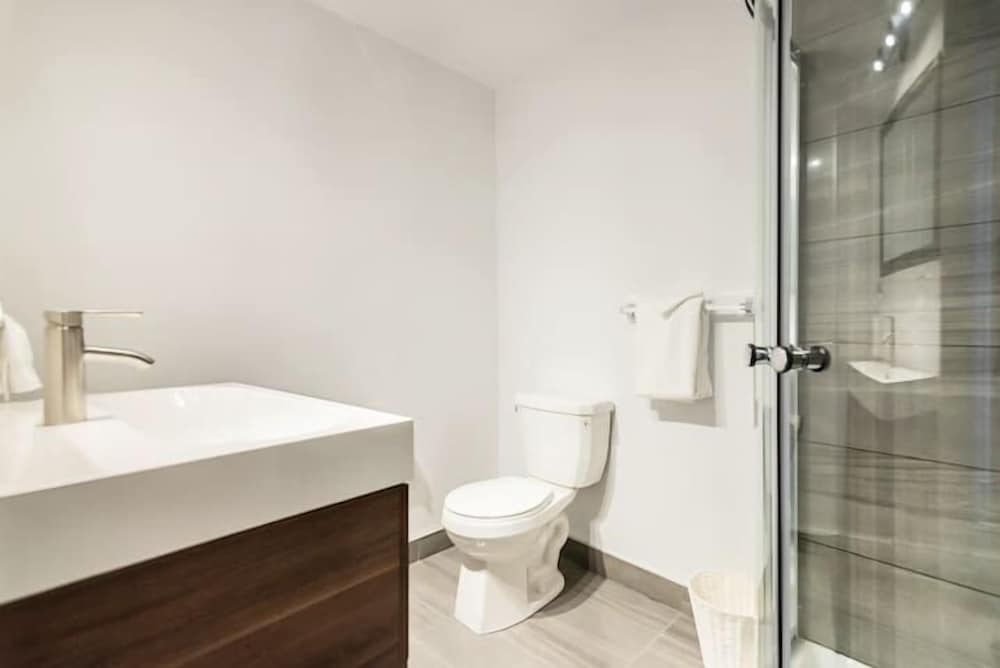 modern meets rustic 2 bdrm old quebec