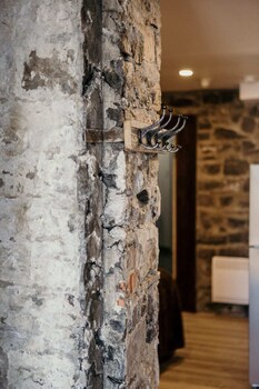 modern meets rustic 2 bdrm old quebec