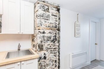 modern meets rustic 2 bdrm old quebec