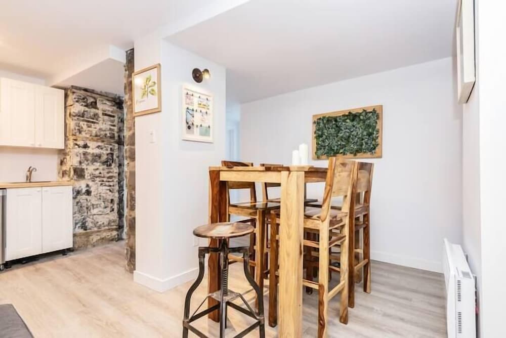 modern meets rustic 2 bdrm old quebec