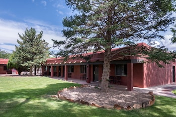thunderbird lodge