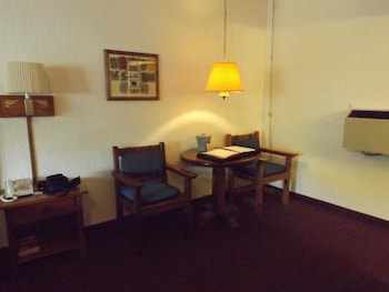 thunderbird lodge