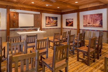 thunderbird lodge