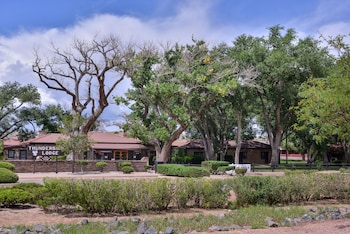 thunderbird lodge