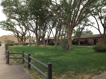 thunderbird lodge