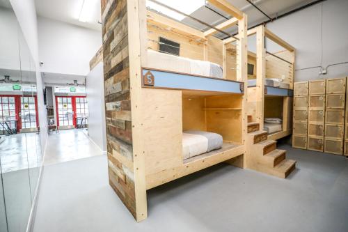 podshare san francisco marina hostel
