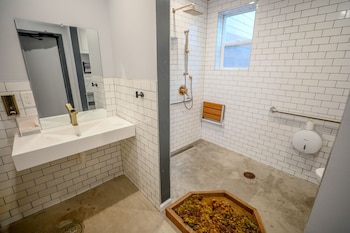 podshare san francisco marina hostel