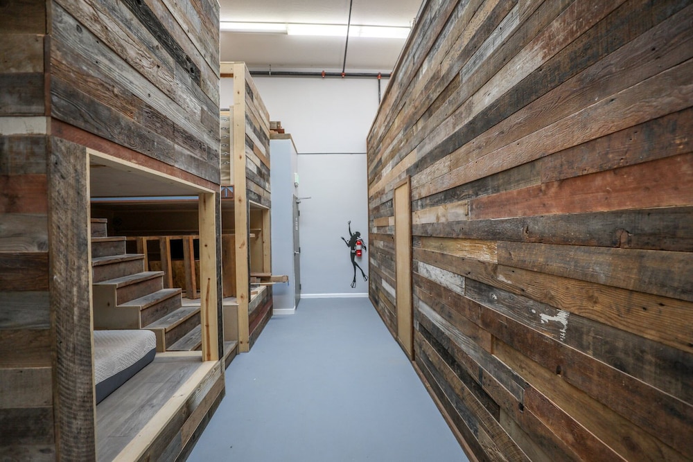 podshare san francisco marina hostel