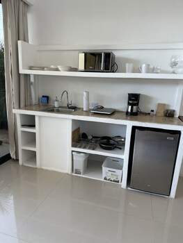 akua ocean view suites