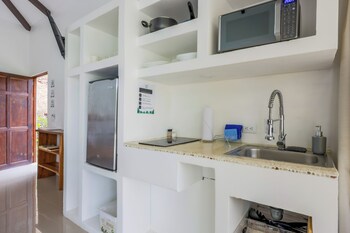 akua ocean view suites